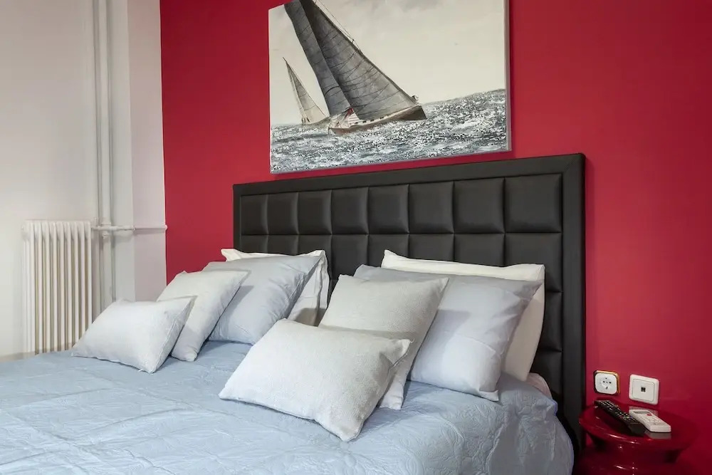 Renovated & Cool Flat In Ideal Location