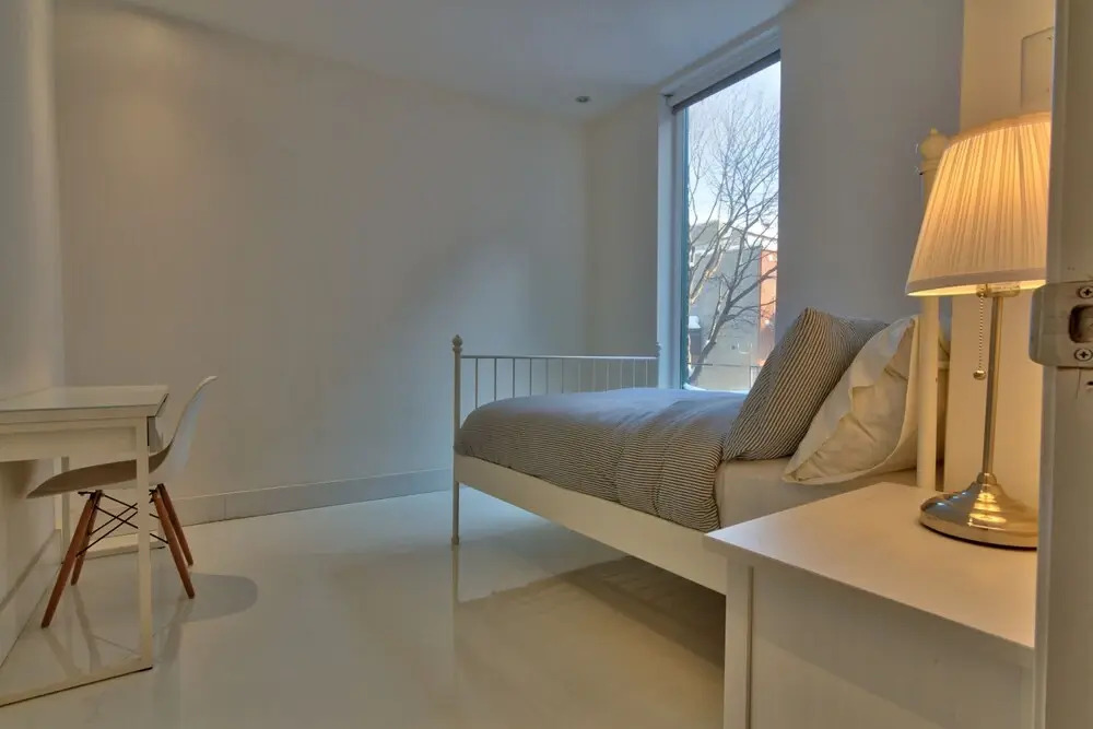 Modern 2BR in Trendy Plateau by Namastay