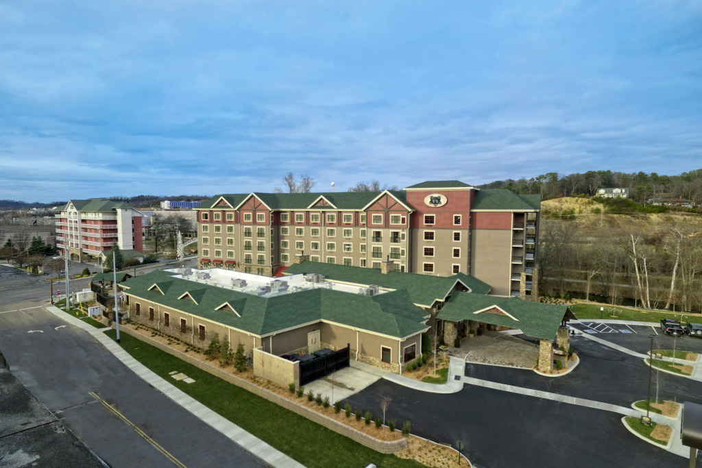 Black Fox Lodge Pigeon Forge, Tapestry Collection by Hilton