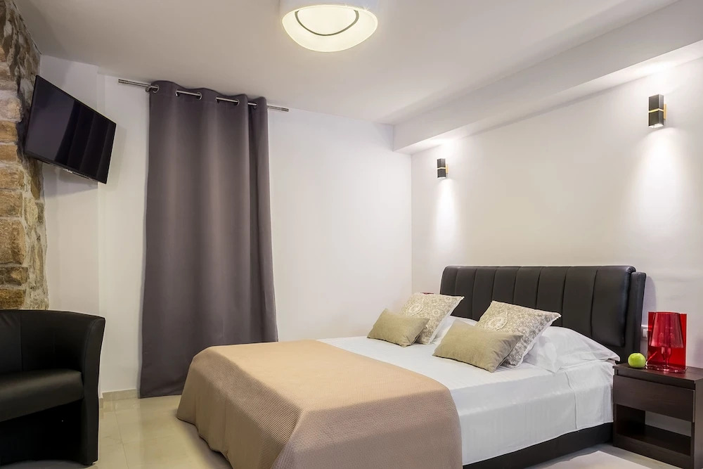 Bliss Apartments with free parking