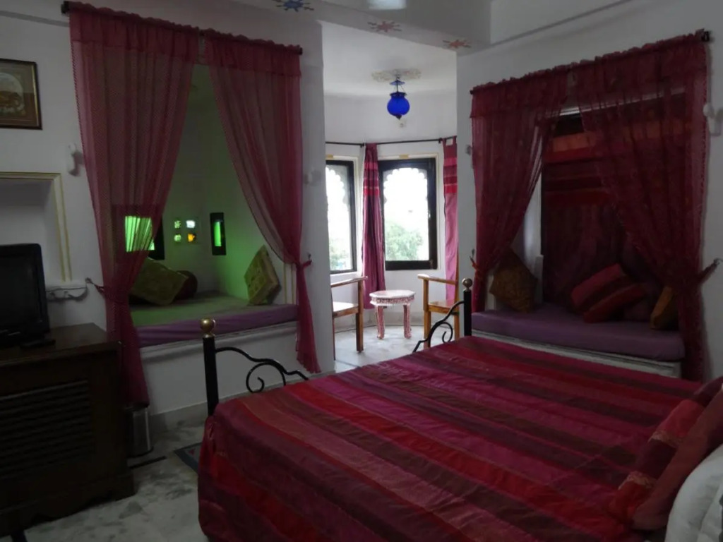 Jarokha Haveli