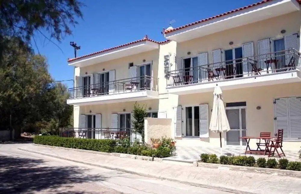 Arisvi Hotel