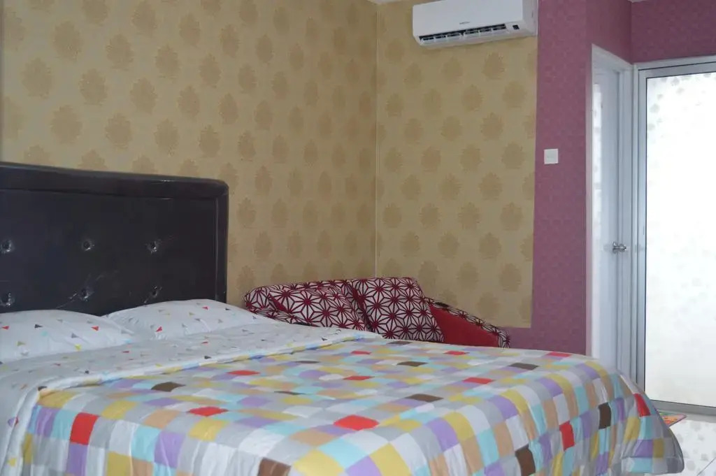 Roomku at Bassura City Apartment