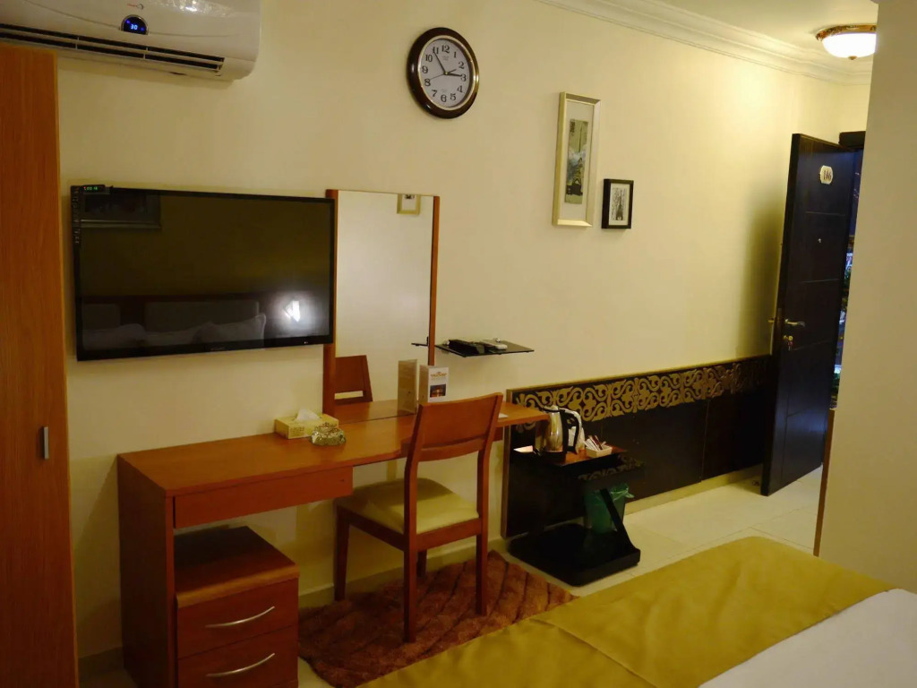 Sama Paris Plaza Hotel
