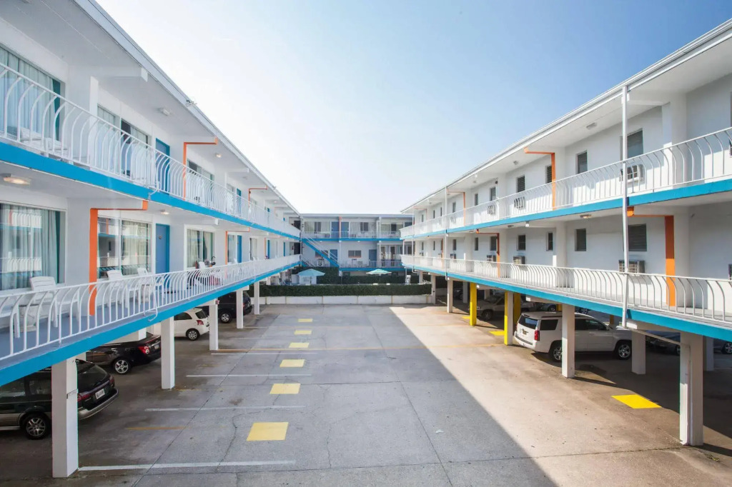 Hotel Cabana Oceanfront/Boardwalk
