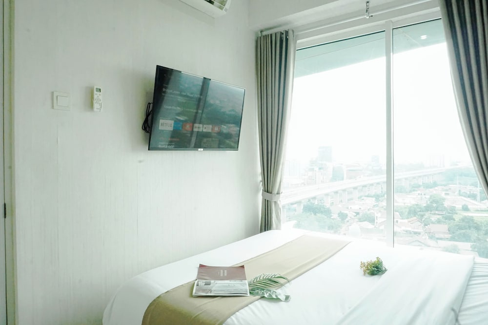 Pleasant And Relaxing 2Br Apartment Grand Kamala Lagoon