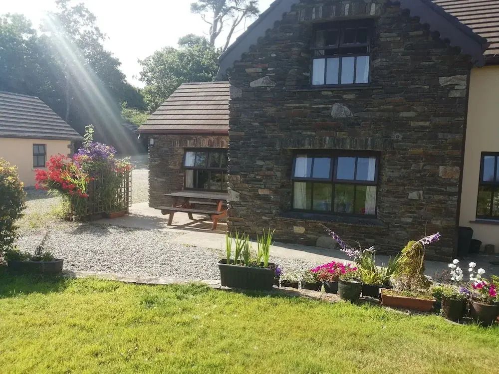 Lovely Sea View Apartment in Rineen - 4 Guests