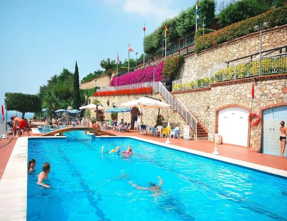 Holiday Flat in Pretty Residence With Communal Pool in Pietra Ligure