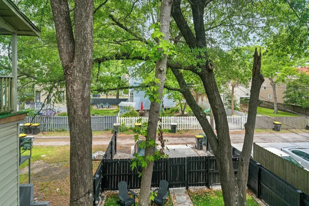 The Peach House- Near Downtown