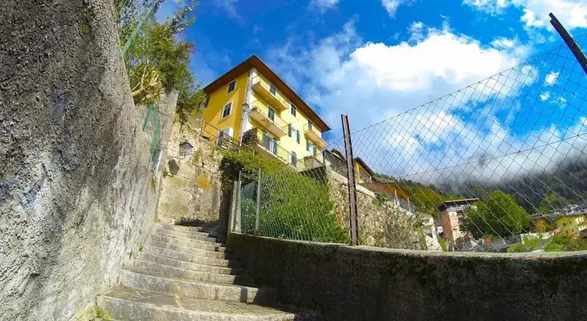 Un Letto a Castello