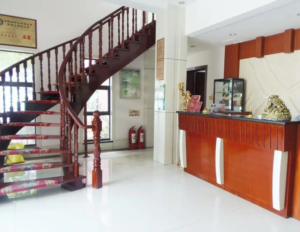 Ronghe Xinya Business Hotel