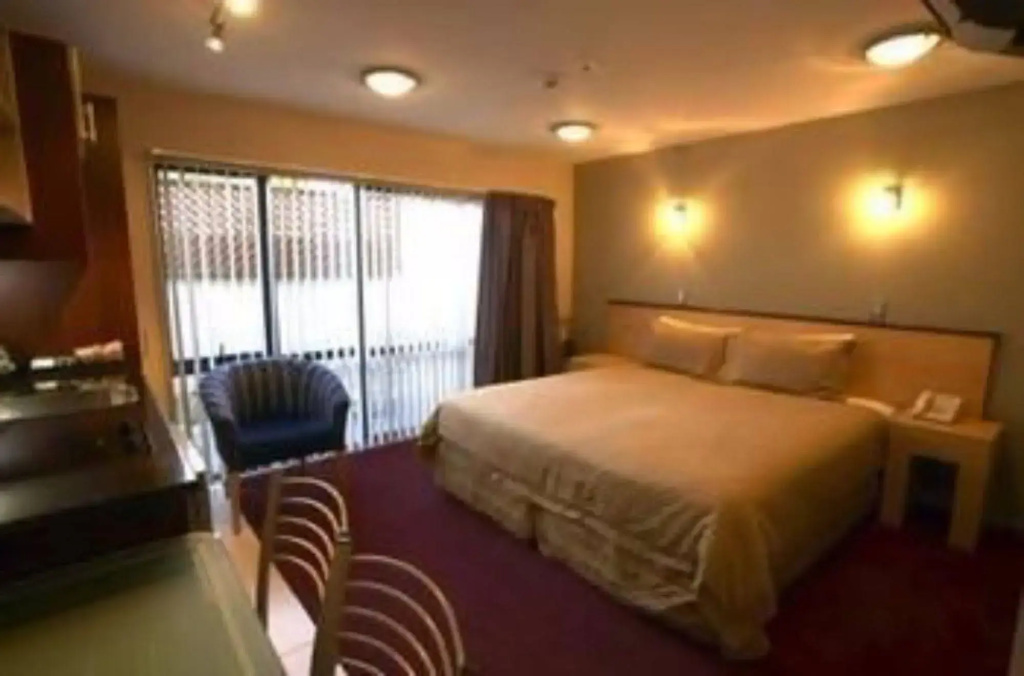 Athena Motel