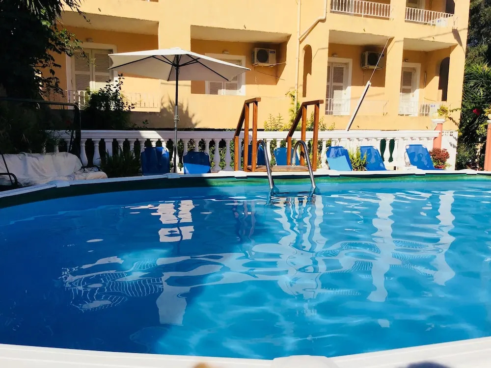 Almyra Living