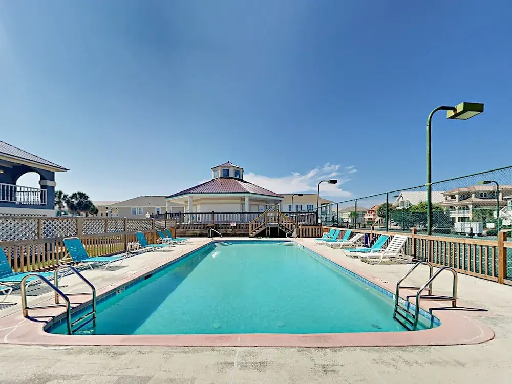 New Listing! Points Of View , Steps To Beach 6 Bedroom Home