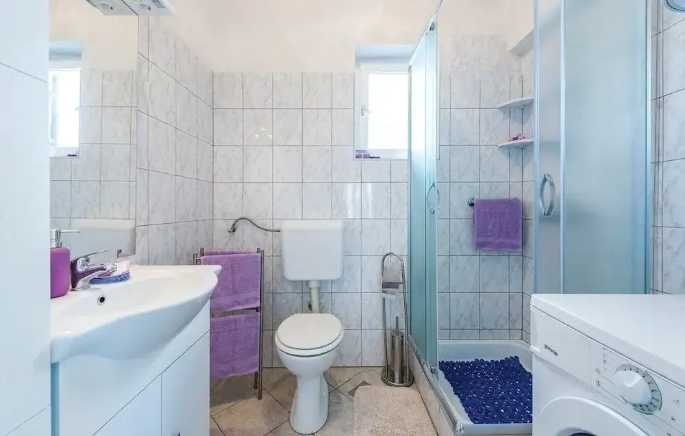 Family home with hydromassage pool & fun activities