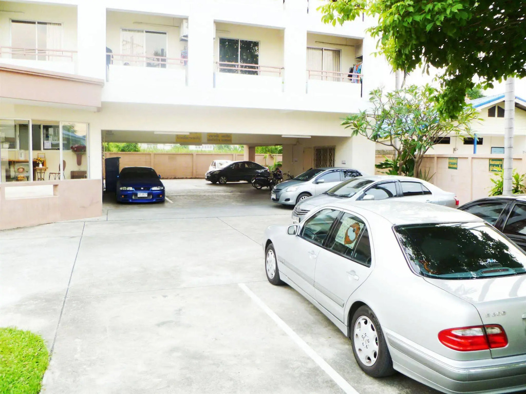 Thanapa Place