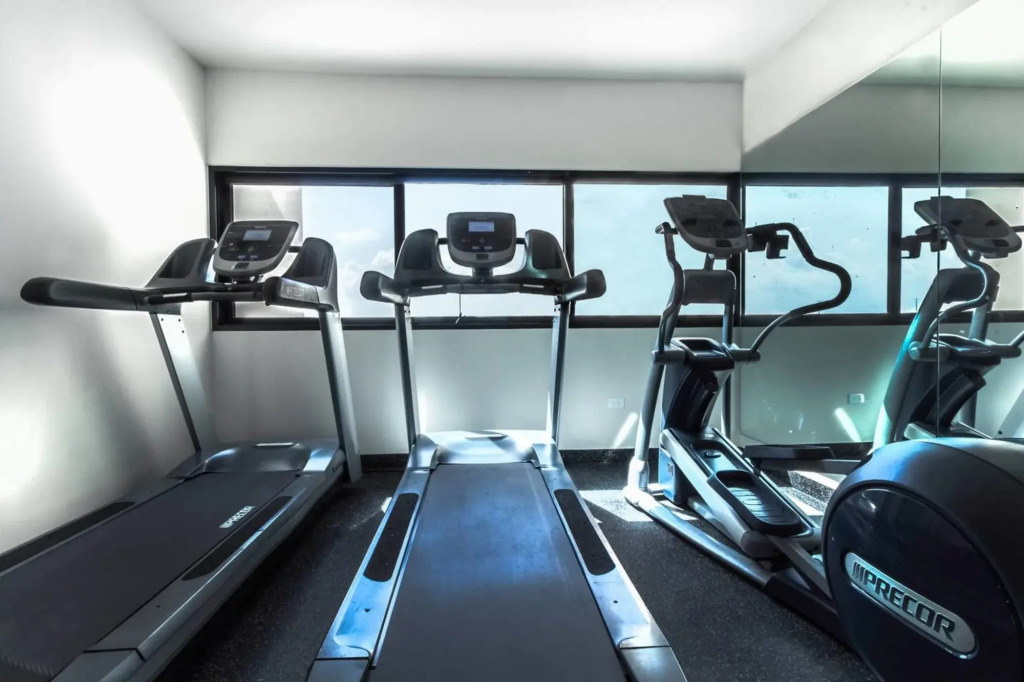Brand New 1br, AC, Beach, Rooftop Pool