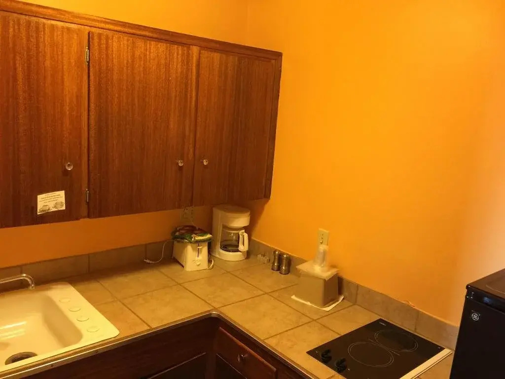 Seven Seas Inn & Suites