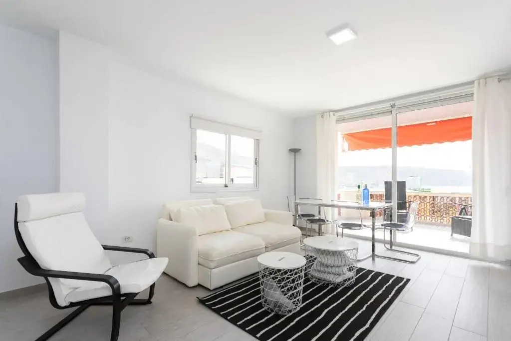 The White Heart House – Attic Sea View