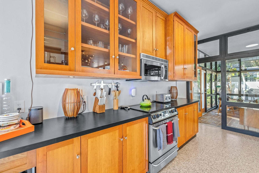 Mid Century Modern Weekly Winter Rates!