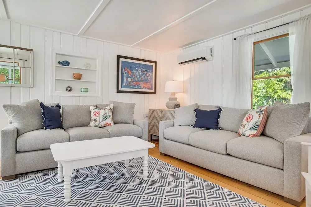 Walk to 2 Beaches! Group-friendly Pocasset Home