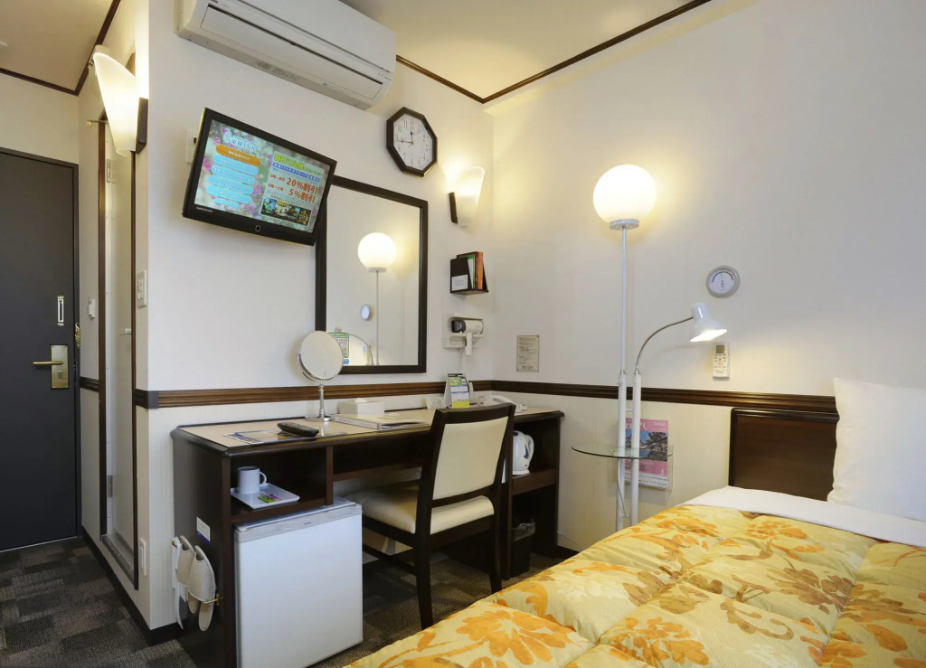 Toyoko Inn Hokkaido Sapporo-eki Nishi-guchi Hokudai Mae