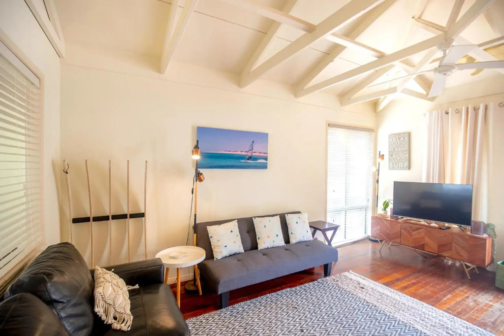 The Dunes + 100M To Beach + Pool + Exceptional Location