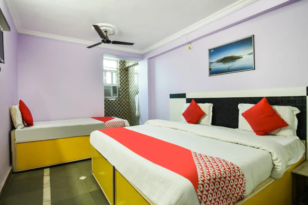 Hotel Mahesh by OYO Rooms
