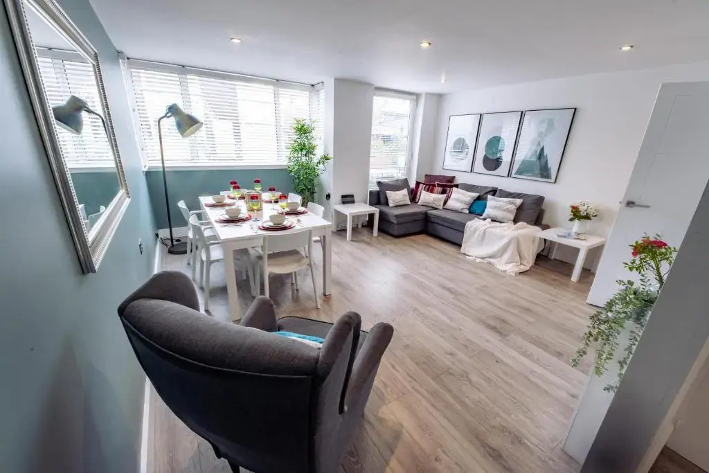 Boutique-Style Apartment in Heart of Brighton Lanes