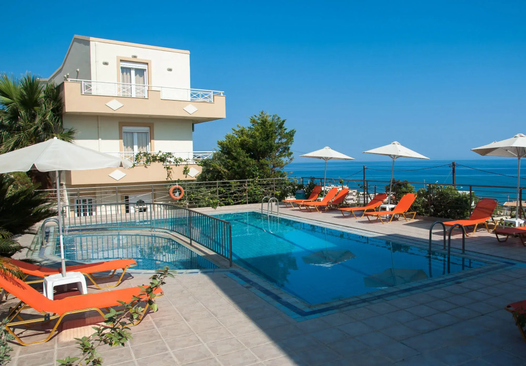 Sunrise Studios & Apartments