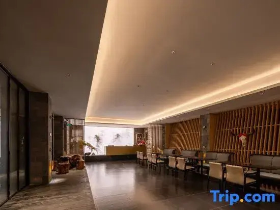 Shanshuijian Hot Spring Hotel (Hailuogou Glacier Forest Park)