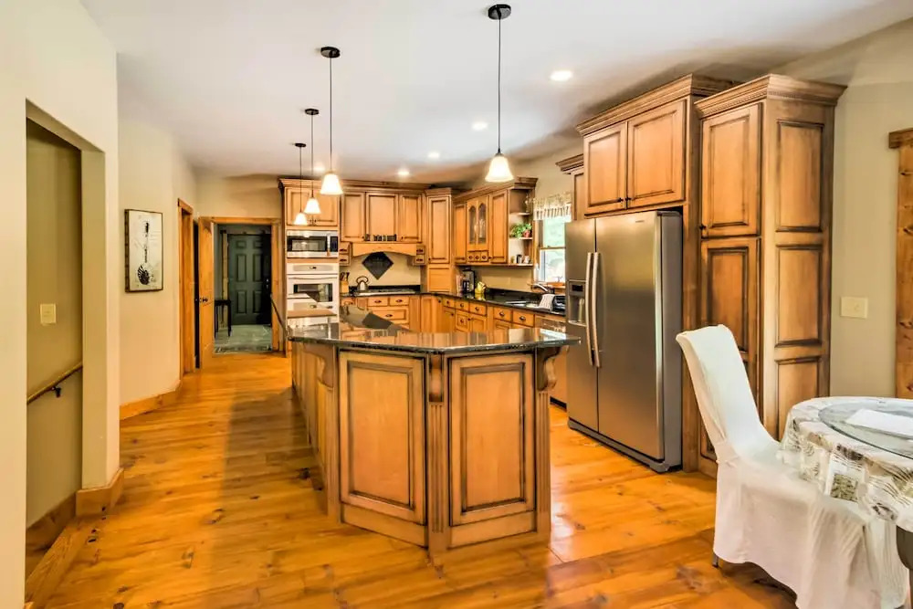 Tryon House w/ Hot Tub - Near Equestrian Centers!