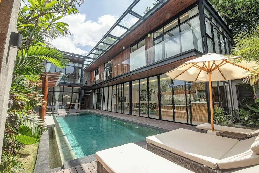 Exquisite 6BR Canggu Villa 400m to Pristine Beach