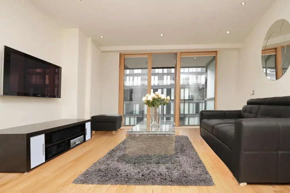 Forbes Street Luxury Apt