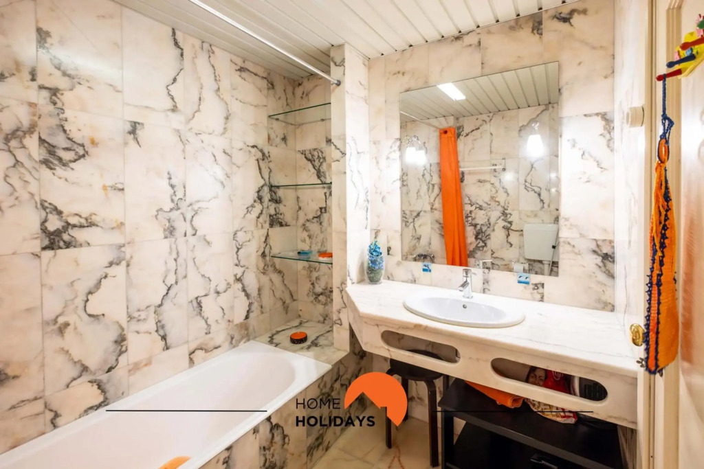 #029 Oura Village Apartment Pool & Nightlife