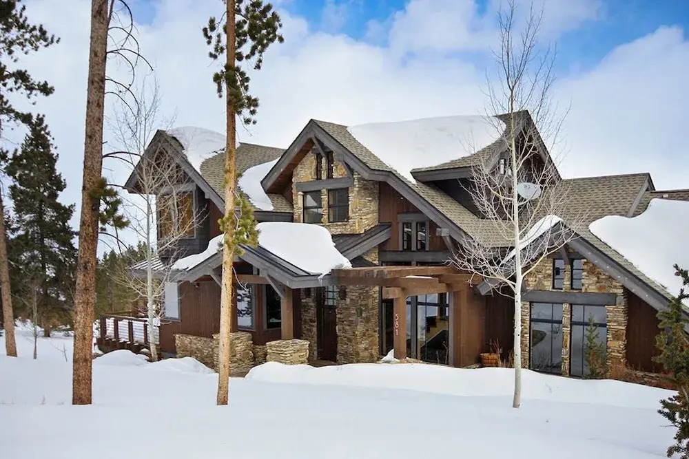 Gold Run Getaway 5 Bedroom Home by RedAwning