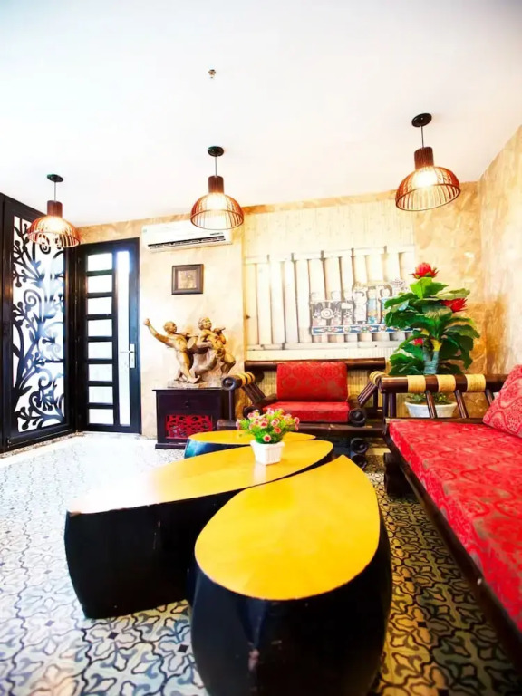 Donald Service Apartment