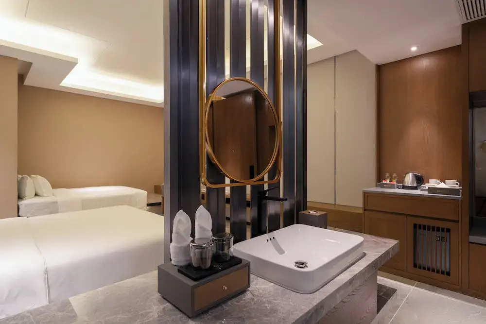 DongHu Resort Hotel