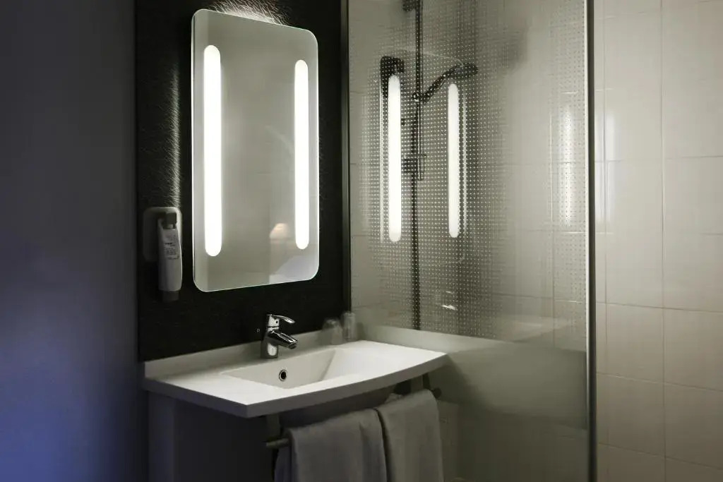 ibis Orange Centre Echangeur A7 A9