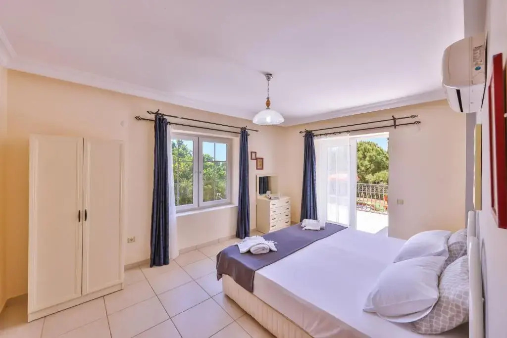 Kaş, deniz manzaralı, 6 kişilik villa