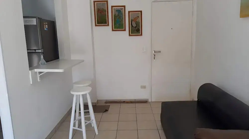 BIWA Condomínio cm Piscina, 1garagem, WI-FI 300 Mega, Central de vigilância remota , Centro do Guarujá, próximo à Praia da Enseada e próx do Comércio, horários check-in e check-out flexíveis