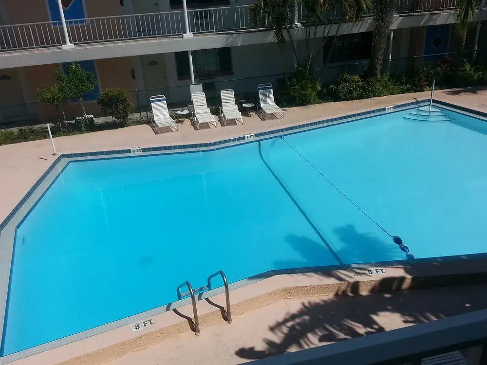 Island House Resort Hotel