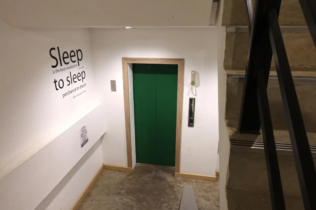 Bed-room at Suvarnabhumi Airport - Newly renovated