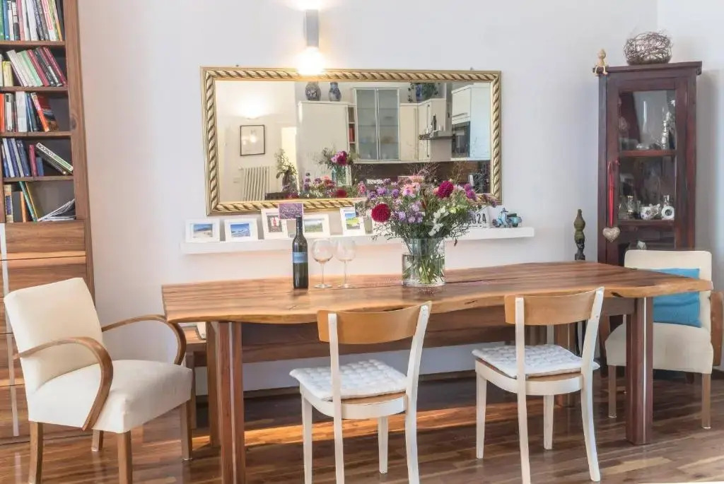 Spacious old town luxury apartment