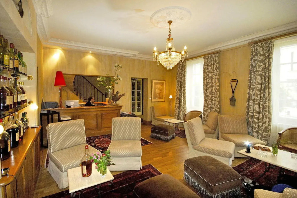 Logis Hôtel - Restaurant Maison Claude Darroze
