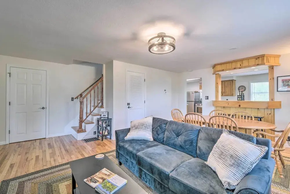 Watkins Glen Lakeview Cottage w/ Waterfall!