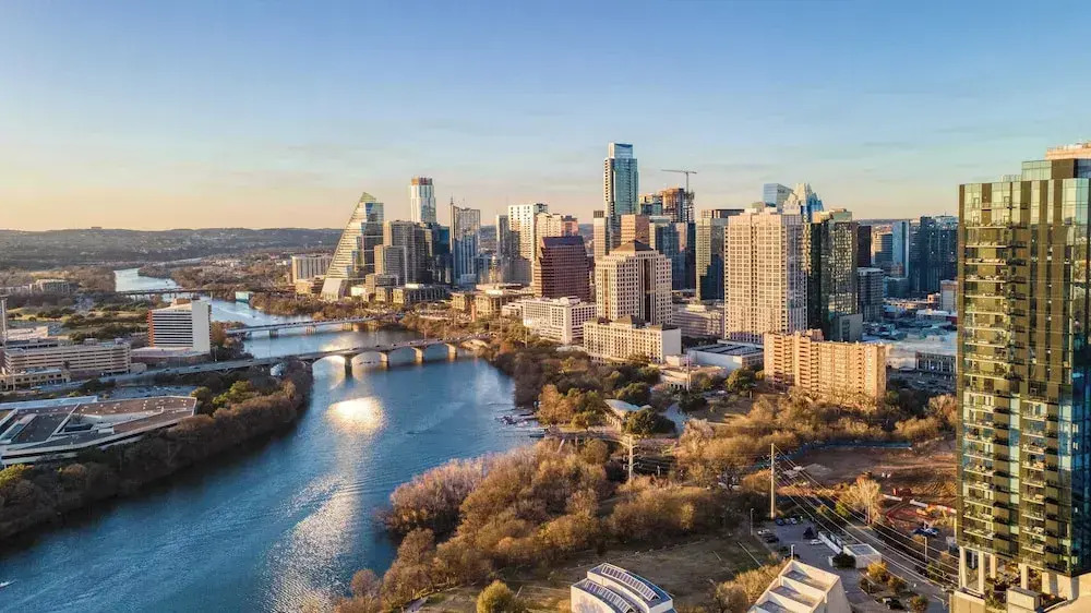 Sleeps 34! 11 Condos in New Austin High Rise w/ Rooftop Pool, Gym, Yoga Studio