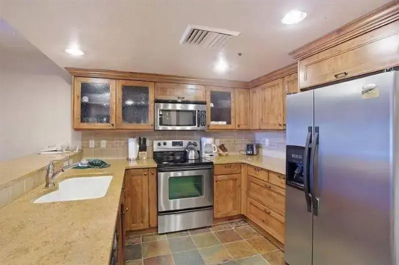 Ski Ge Loft 3 Bedroom Condo by RedAwning