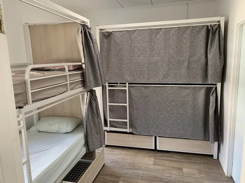 Mummas Hostel Surfers Paradise - 18 to 40 years old - Passport Only
