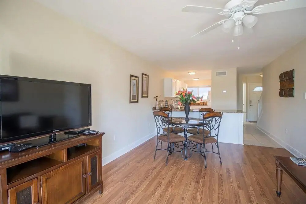 Oak Shores 66